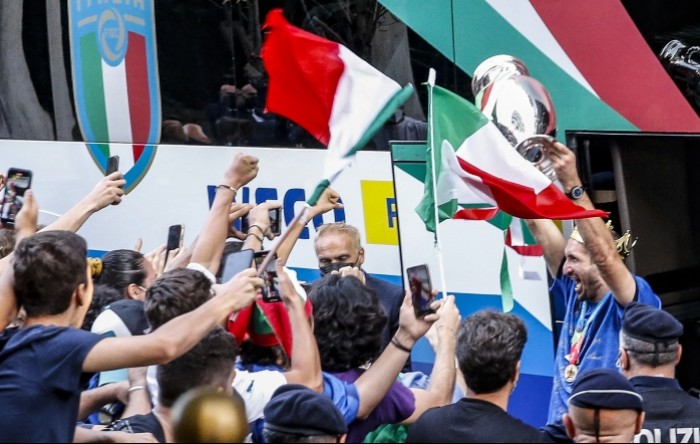 Rim: Tisuće navijača dočekale nove prvake