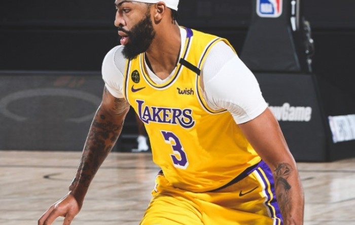 Lakersi neko vrijeme bez Davisa