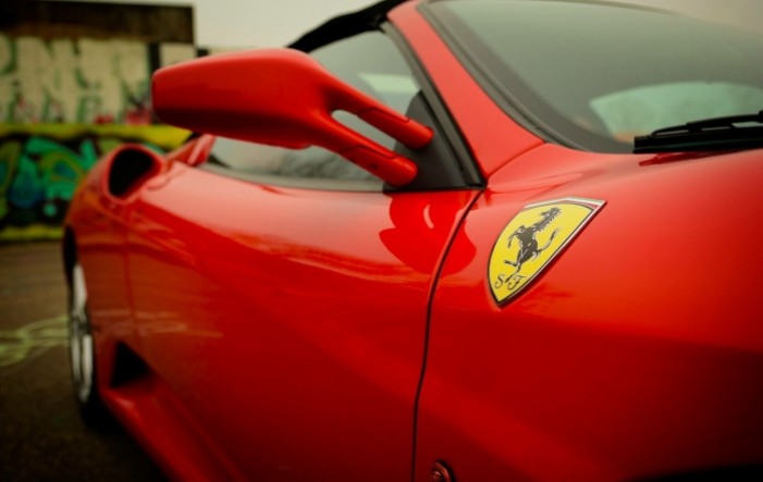 Ferrari u prvom kvartalu povećao dobit za četvrtinu, ali i zabrinuo investitore