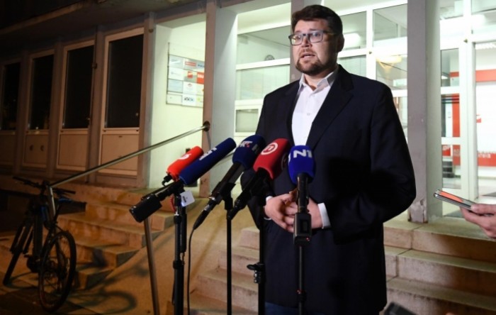 Grbin u vodstvu u Puli, Zoričić priznao poraz
