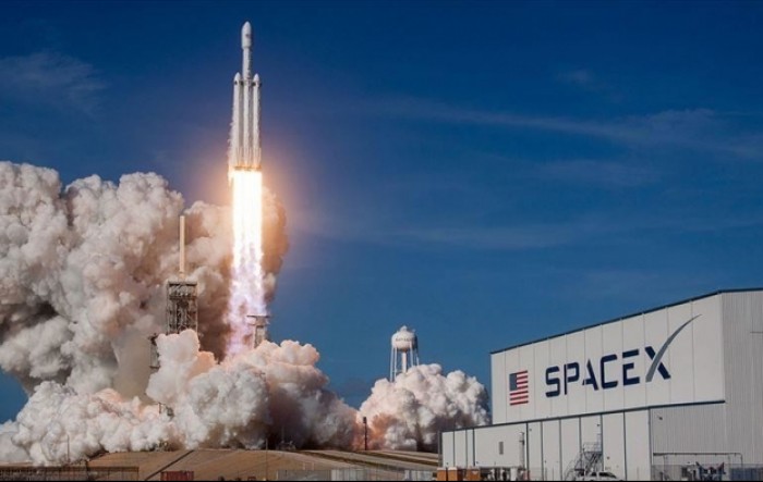 SpaceX odletio u svemir s prvom potpuno civilnom posadom