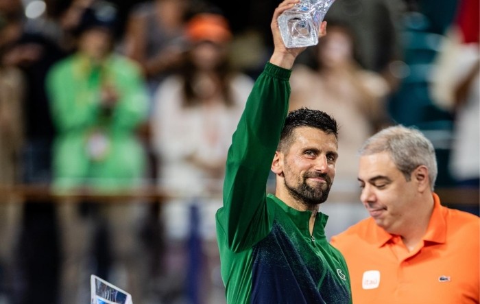 Đoković u dva seta poražen u finalu Miamija