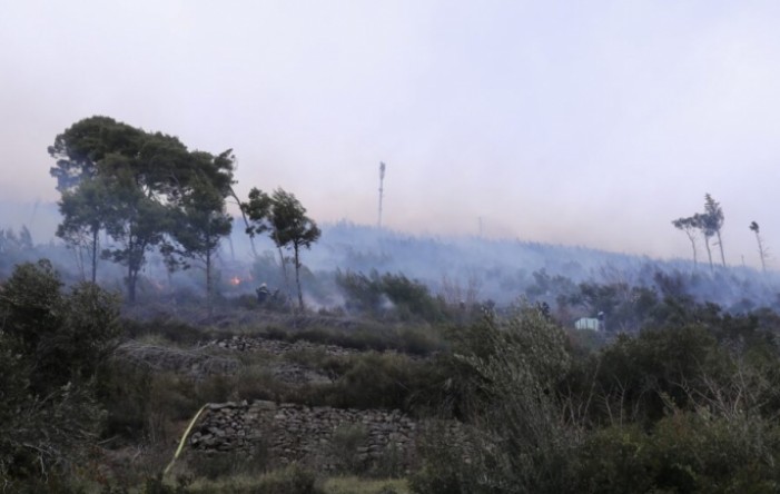 Aktiviran SRUUK zbog požara kod Primoštena