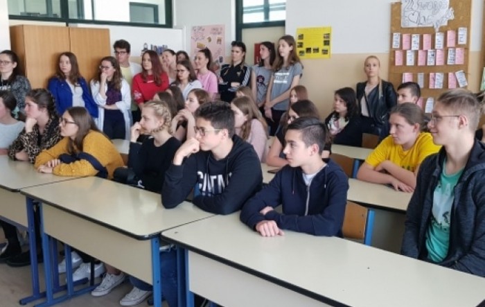 Samo jedna srednja škola u Hrvatskoj nije prešla na online nastavu