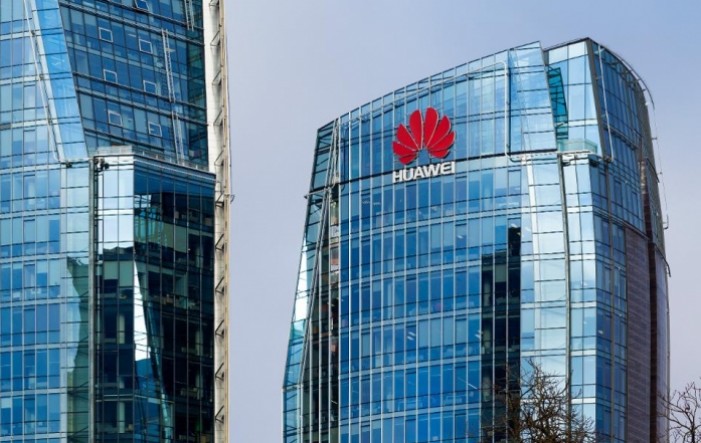 Francuska ograničava Huaweijevu 5G opremu, što je uvod u zabranu