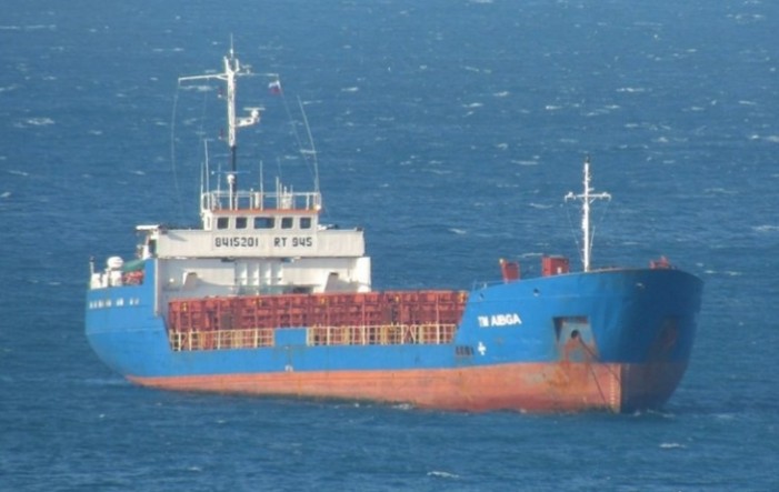 Brod tijekom plovidbe udario u obalu kod Koromačna
