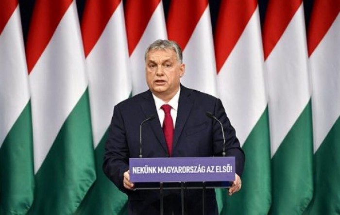 Mađarski novinar koji je objavio fotografiju Orbana i obitelji dobio otkaz