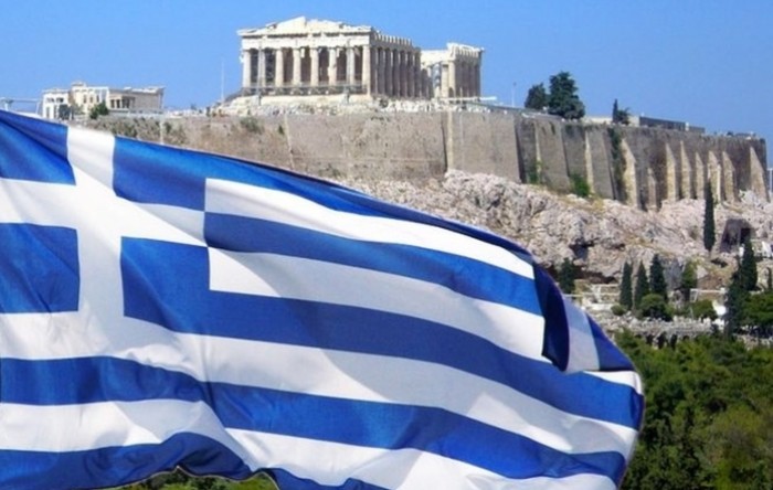 Grčka ukida nošenje maski na otvorenome