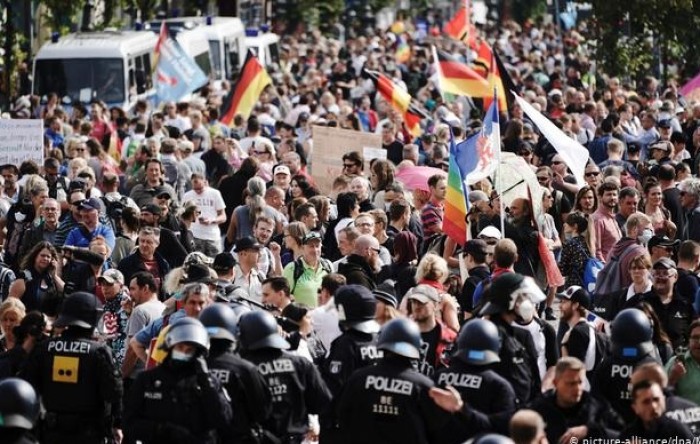 Policija prekinula berlinski prosvjed protiv korona-mjera