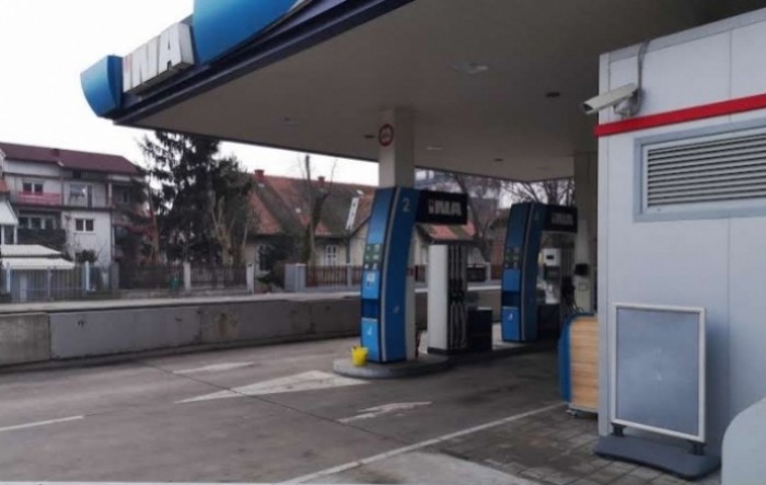 Na Ininoj benzinskoj crpki na Črnomercu procurio plin, radnici pozlilo