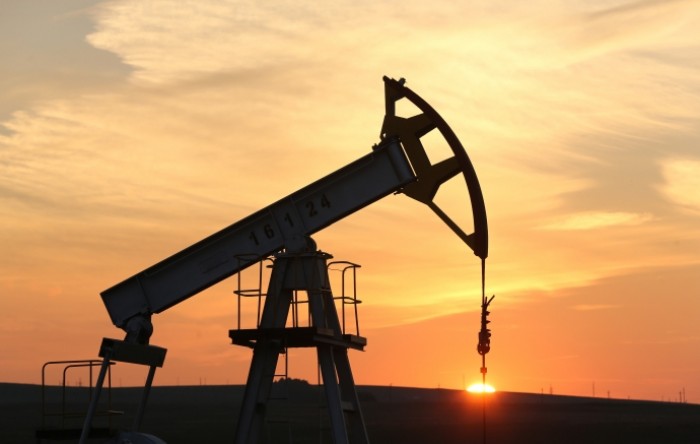 Cijene nafte pale prema 31 dolar, trgovci i dalje strahuju od prekomjerne opskrbe