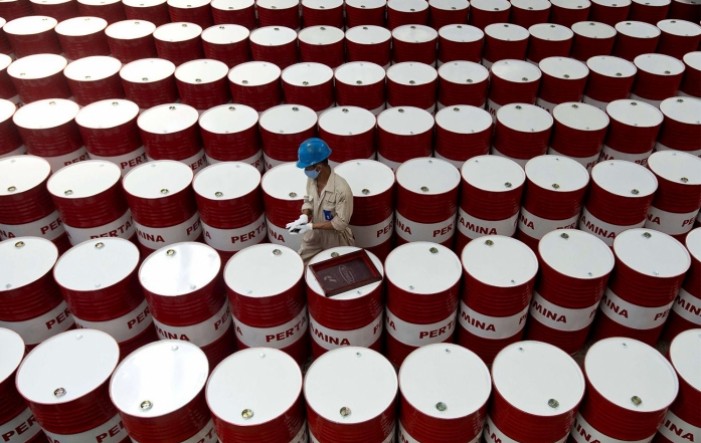 Cijene nafte pale ispod 55 dolara zbog mjera zaključavanja u Kini