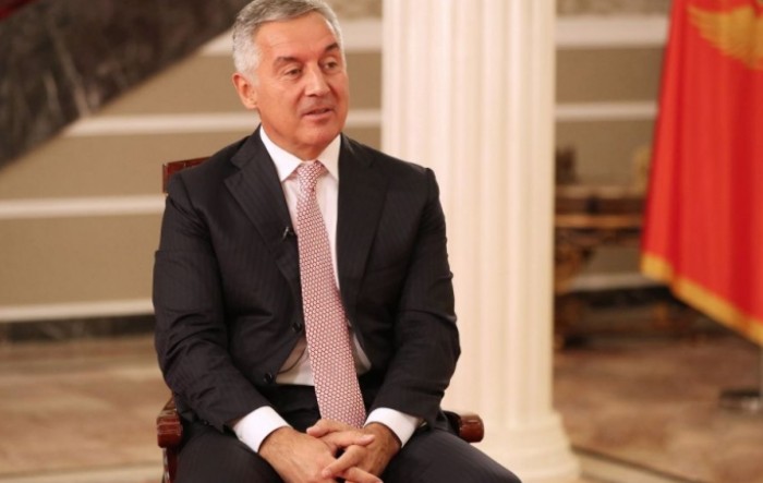 Đukanović poziva Vladu da zatvori granice: Podaci su alarmantni