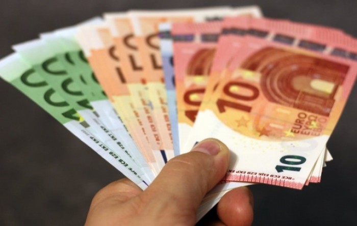 Prosječna plaća za siječanj 1.511 eura, dvije trećine zaposlenih imaju manje