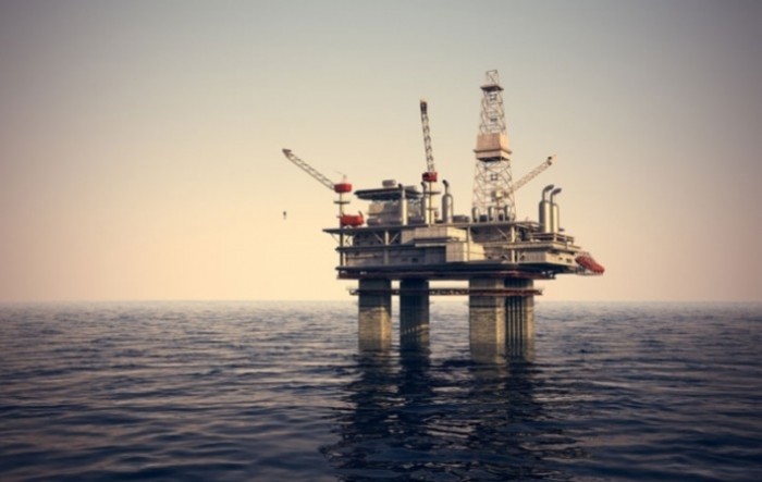 Špekulacije o manjoj potražnji i većoj ponudi spustile cijene nafte na 81 dolar