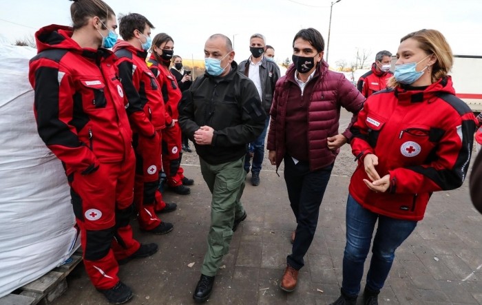 Zlatko Dalić stigao u Petrinju s konvojem humanitarne pomoći iz Livna