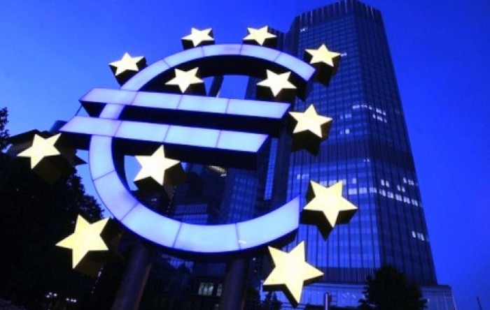 ECB podupire ekonomiju pojačanom likvidnošću i jeftinim kreditima