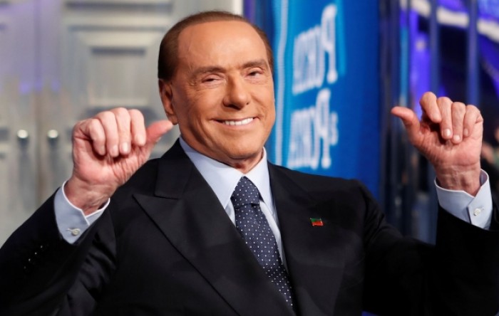 Berlusconi prebolio koronu