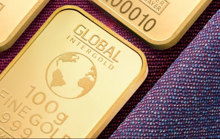 Zlato na rekordnih 2.100 dolara, analiičari kaži da će se rast nastaviti