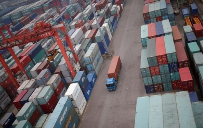 Izvoz u prva četiri mjeseca pao 5,1, a uvoz 10,2 posto