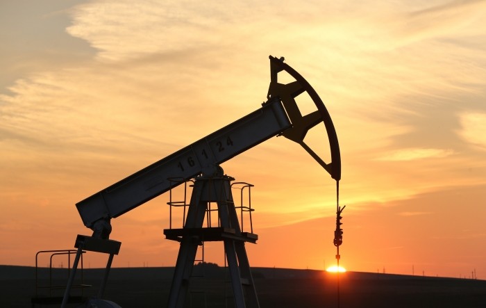 Cijene nafte pale prema 40 dolara, trgovci strahuju od novog vala zaraze