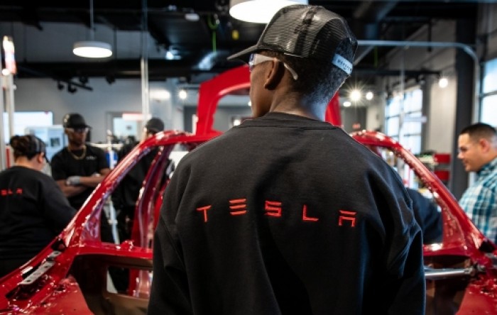 Tesla bi ove godine mogla početi graditi rafineriju litija za baterije