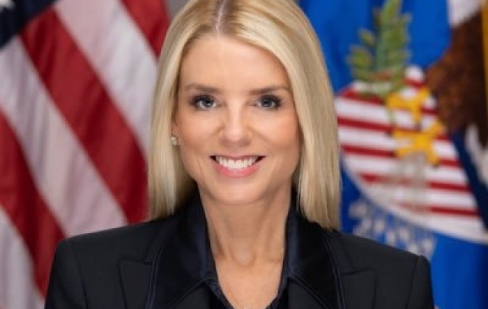 Trump smijenio Pam Bondi