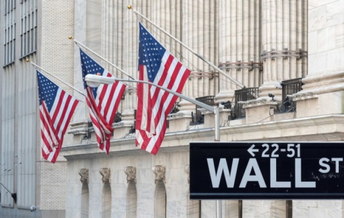 Wall Street oštro pao na početku tjedna