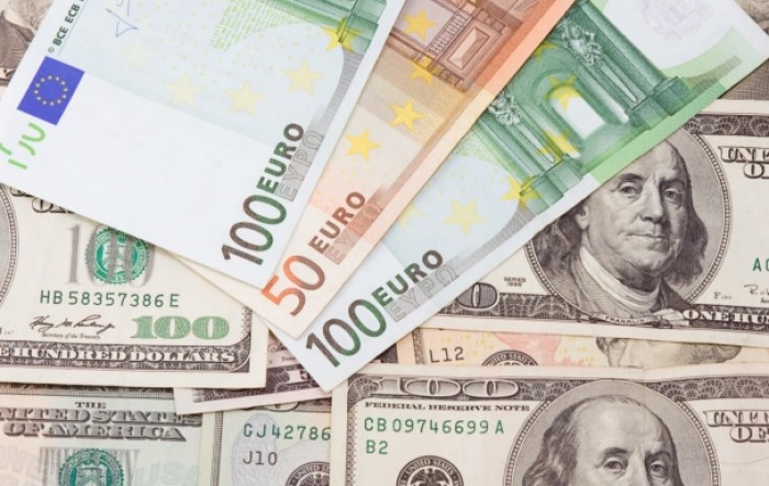 Dolar ojačao, euro pao zbog novog vala zatvaranja u Europi