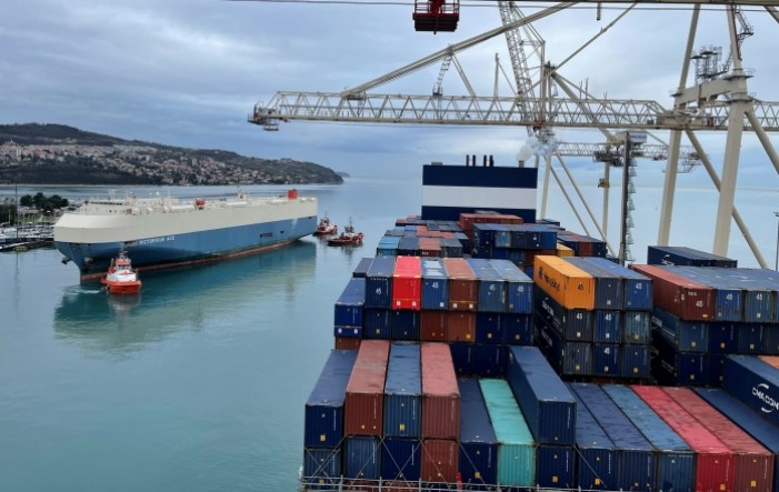 U Kopru dosad najveći brod francuske tvrtke CMA CGM