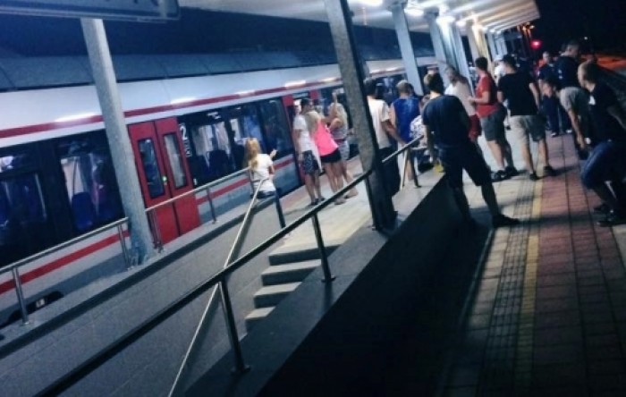 Agresivni migranti izbačeni iz vlaka Zagreb-Split