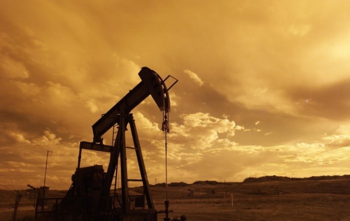 Ublažavanje koronamjera podiglo cijene nafte prema 70 dolara