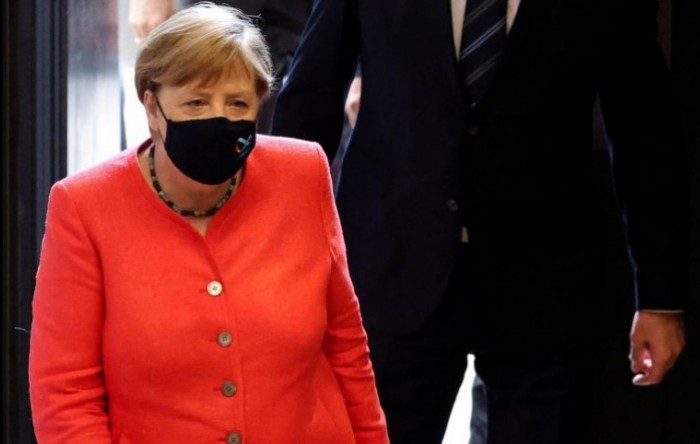 Merkel se u petak cijepi AstraZenecom