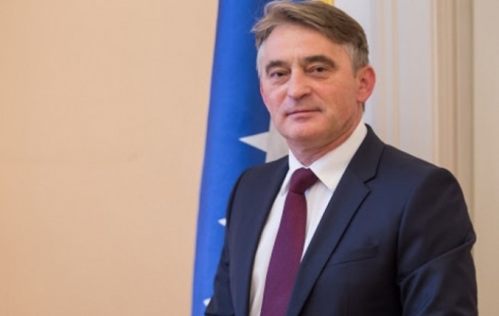 Komšić za čvrst stav prema HDZ-u, Dodik krivi Bošnjake za neuspjeh