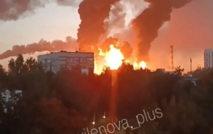 Masovni napad dronovima na Moskvu, pogođena rafinerija