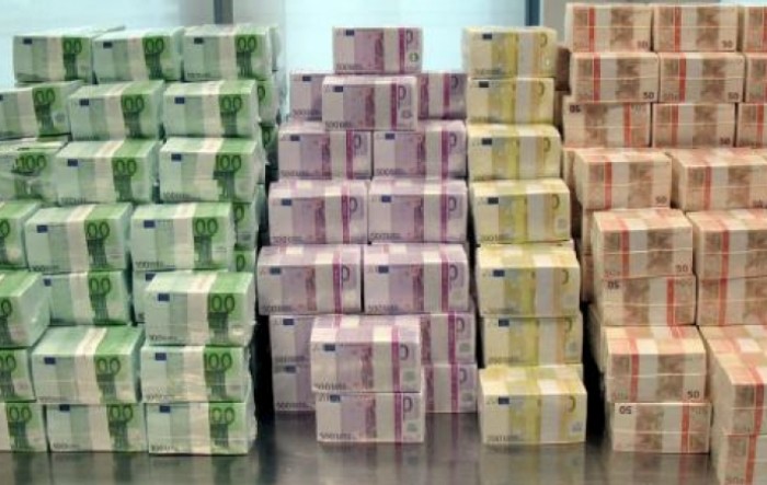NBS kupila 127 miliona evra, bankama obezbedila 14,9 mlrd RSD