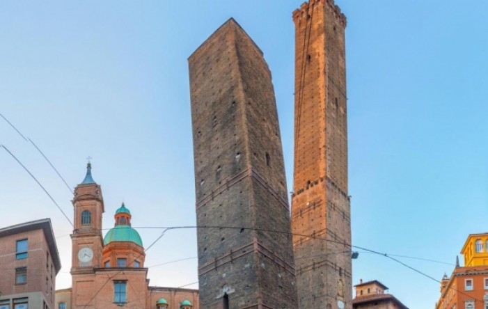 Zatvoren kosi toranj u Bologni zbog straha od urušavanja