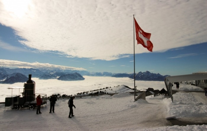 Švicarci na referendumu podržali zakon o uvođenju covid potvrda