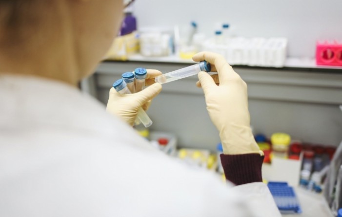 Španjolska želi proizvoditi vlastito cjepivo protiv COVID-a u 2022.