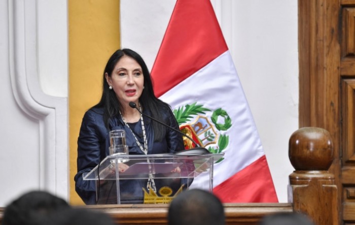 Peruanska ministrica cijepila se preko reda, zbog skandala podnijela ostavku