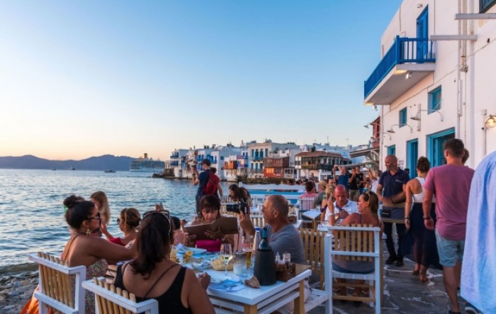Grčka prima cijepljene turiste i one s negativnim nalazom