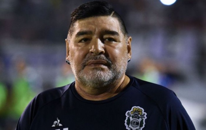 Maradona mora na operaciju zbog krvnog ugruška u mozgu