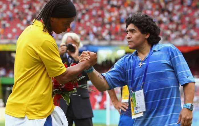 Maradona: Ronaldinho nije kriv, on je samo išao na posao