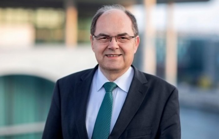 Schmidt obustavio proračunsko financiranje SNSD-a i Ujedinjene Srpske