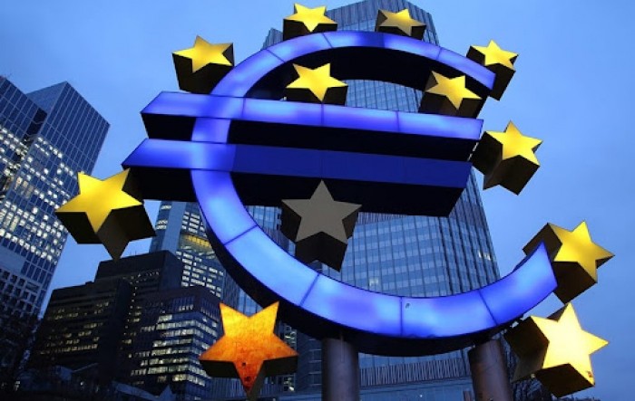 Bloomberg: ECB će ove godine tri puta podići svoje kamatne stope