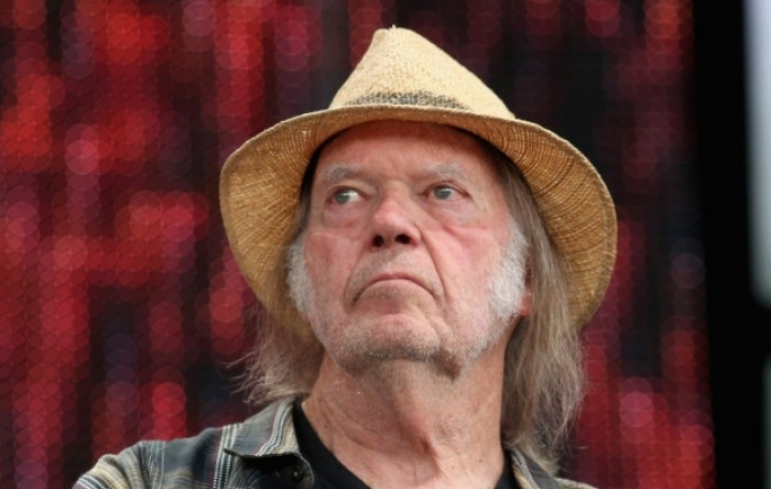Neil Young povlači glazbu sa Spotifyja zbog dezinformacija o koroni