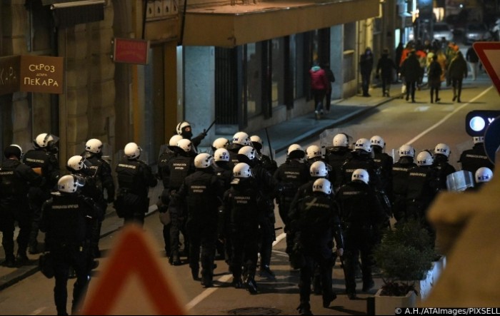 Policija razbila prosvjed u Beogradu, više ljudi pretućče++eno