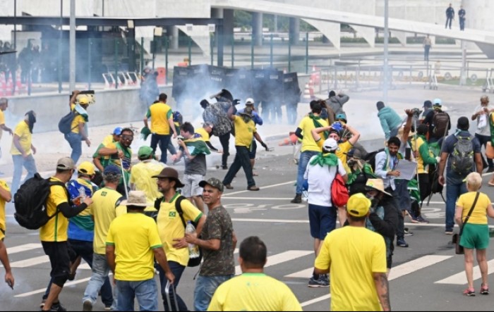 Kaos u Brazilu: Pristaše Bolsonara upale u Kongres i Predsjedničku palaču