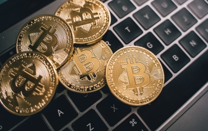 Bitcoin blizu 87.000 dolara, manje šanse za novo povećanje kamata