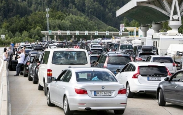 Slovenija mijenja pravila na granicama, dio putnika će moći ući i bez PCR testa